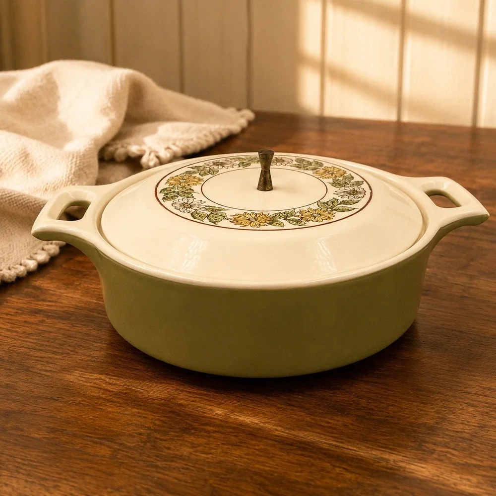 Vtg Metlox Poppy Trail Sculptured Daisy Casserole Dish Avocado Green MCM 8.5
